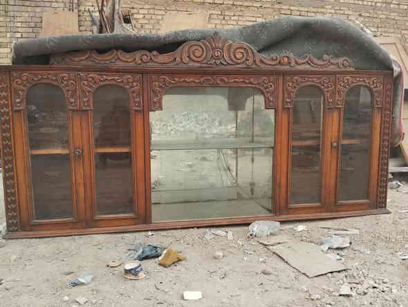 بوفيه طابقين للبيع مابيه كسر عوزه بس مسح شوفت العين ب125نجف مهندسين ***********
