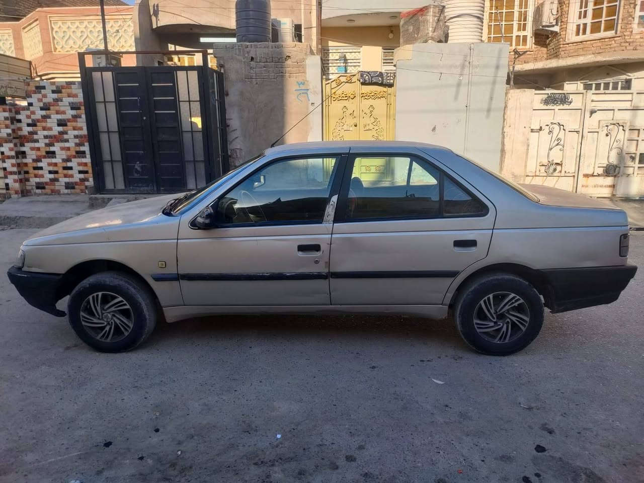 لبيع بيجو روا موديل 2009  سياره مكفوله من الصبغ والضربه بس بيها جراد كير ومكينه جدد  مكانه سياره بغداد سعر26 او بيه مجال اني مكلف بلنشر الاستفسار‭***********
