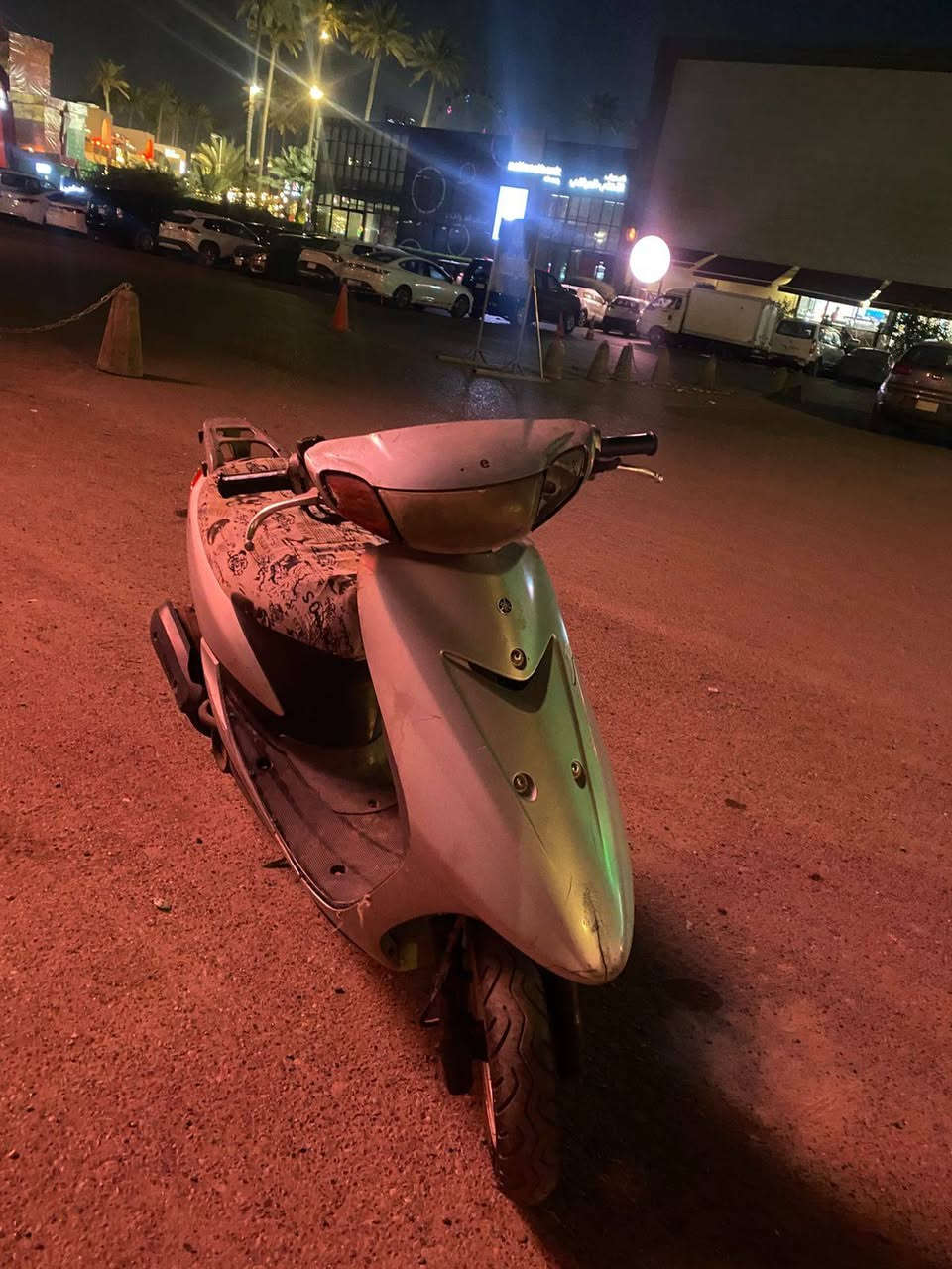 عصفوريه فحل
مكينه ناعمه 
دراجه ع وضعها من الرمبه 
للبيع ب 250 
مكاني بغداد الدوره 
***********
