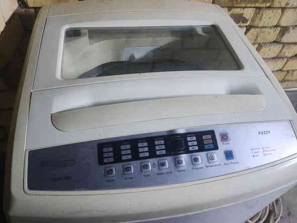 السلام عليكم 
غساله سوبر جنيرال باب اول 
غساله نضيفه بس وكف بيه النشاف وعفته 
قيم باليرضه بي الله مكان كوت بداية شارع النفط 
ه‍ ***********
