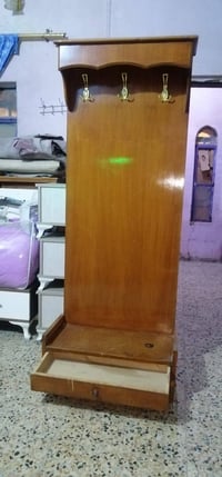 بصره حيانيه • زاوية للبيع • ميز خشب بابين