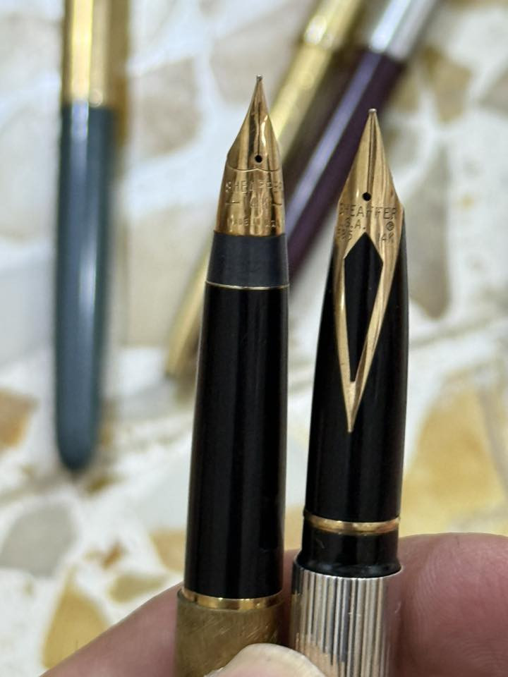 مجموعة اقلام للبيع
صناعة أمريكية 
عدد 11
2   سلية ذهب عيار 585/ 14.K ماركة شيفر
ماركات/ شيفر / باكر/ 
بيع شلع
يوجد توصيل لجميع المحافظات 
***********
