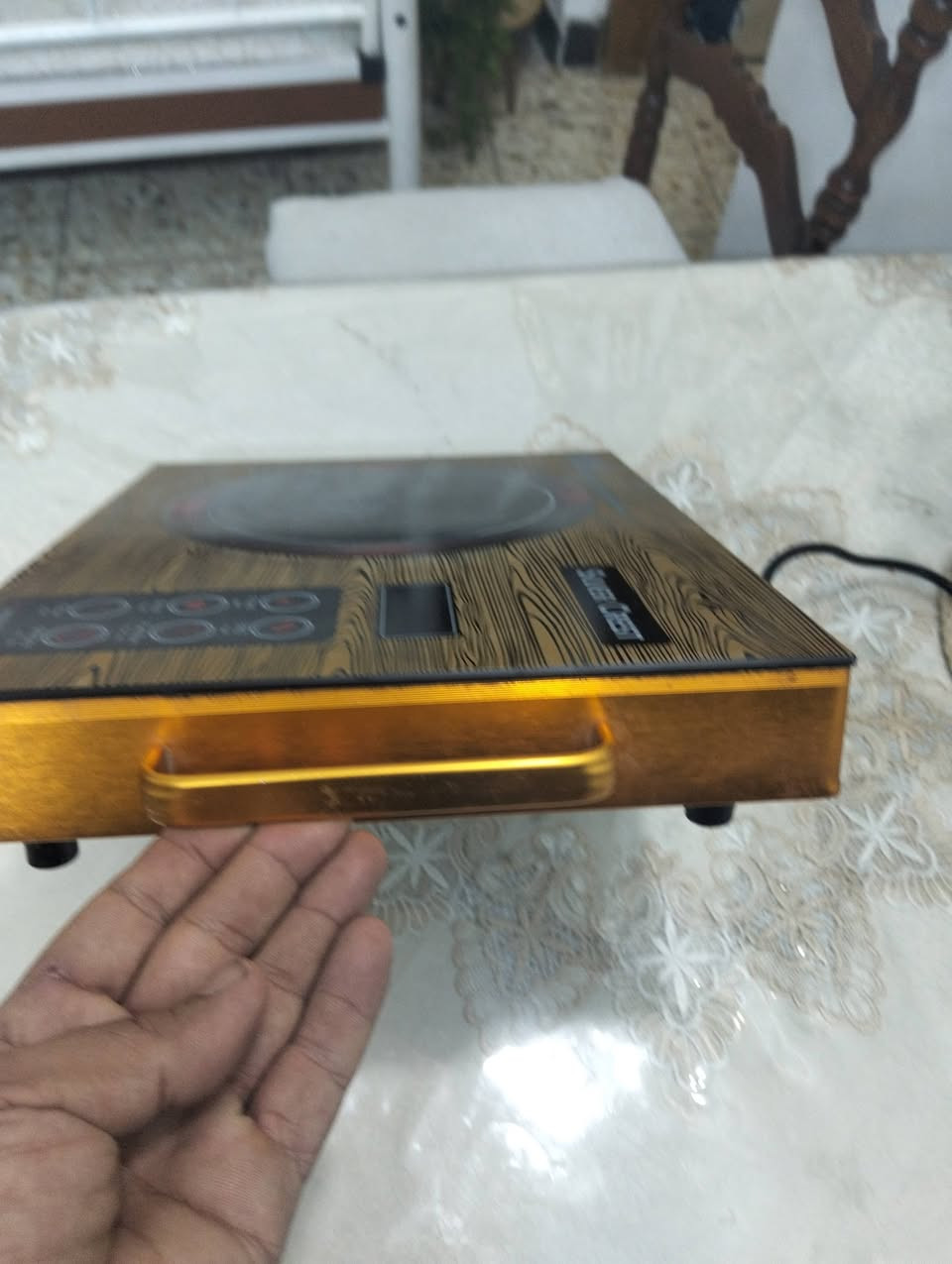 للبيع
طباخ الكتروني ليزري
مستخدم شغال نظيف جدا
السعر مع توصيل
20 الف 
بغداد 
***********
