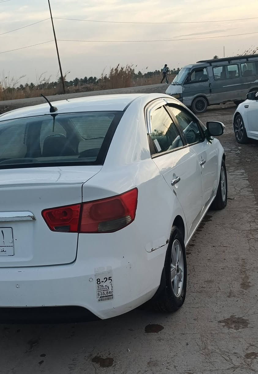 سلام عليكم شباب
كيا سيراتو موديل 2011خليجي
سياره جاهزه بيه بس طخه بجاملغ المامي الي بجهت السيق
والباقي سليم مكينه كير حداديه تبريد تدفئه كله جاهز
تخم تاير جديد رقم بغداد سنوي جديد مصفر 
السعر 92وبيه مجال مكان السياره ديوانيه 
***********
