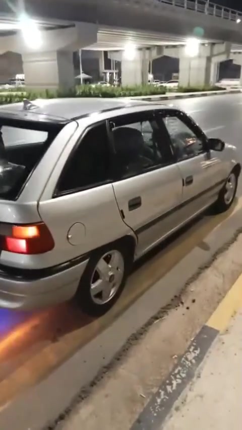 سلام عليكم
اوبل استرا موديل 92حجم16 قفل مركزي محرك وكير شرط صبغ جماليه قطره معجون مابيها شرط وكاله وتحويل العنوان موصل حي صدام رجاء لاحد يراسل خاص 
رقم الكورك:***********
اسيا:***********
