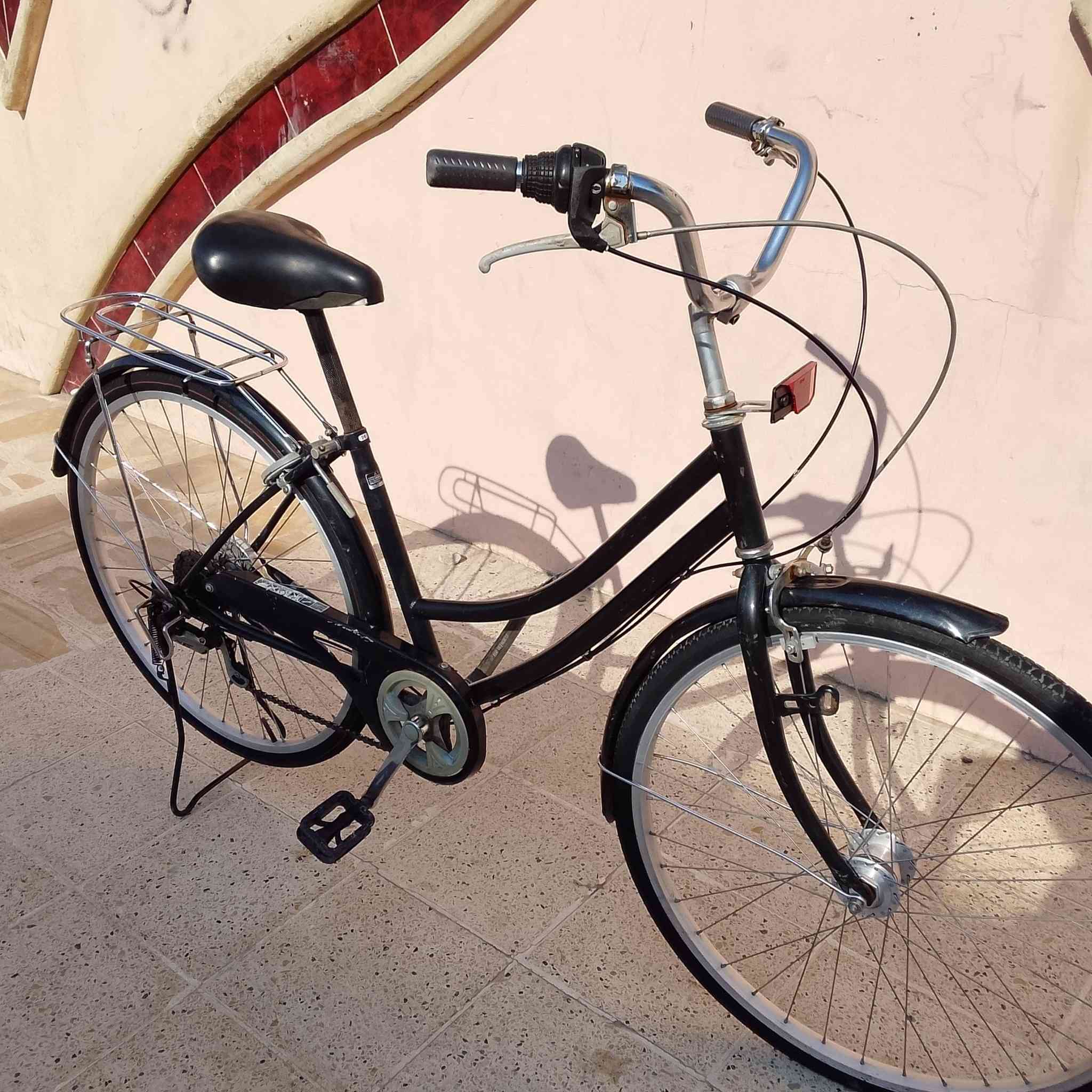 سلام عليكم باستقل للبيع حجم 26 جير وحساس عنوان موصل جانب الايمن ***********
سعر 75
