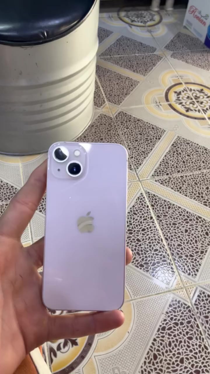 ايفون 13 عادي للبيع الجهاز نضيف ومتوازي على بيعته بطاريه 95 الجهاز لقطه دبل 128 مكاني موصل 
***********
***********
السعر 475 وبي مجال

