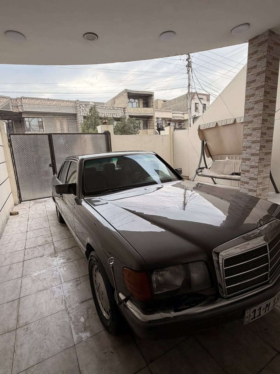 بيع مستعجل
مارسدس 300 قبق اسود 
عنكبوت مكينه بلاديه 
قواعد دبلات بلاد
مصبوغه عام جماليه حداديه جديده 
غرفه نظيفه غرفه عوازل حراره وصوت غرفه كامله 
دبل مروحه دبل هورن حماوه ماكو
تبريد شغال حمدالله
نقصها فتحت سقف سجه مكسوره 

بيع مستعجل او مراوس حسب قناعه 
مكانها بغداد حي الحسين او مجمع بدور بغداد 
75 وبيها مجال انشالله
***********
***********
