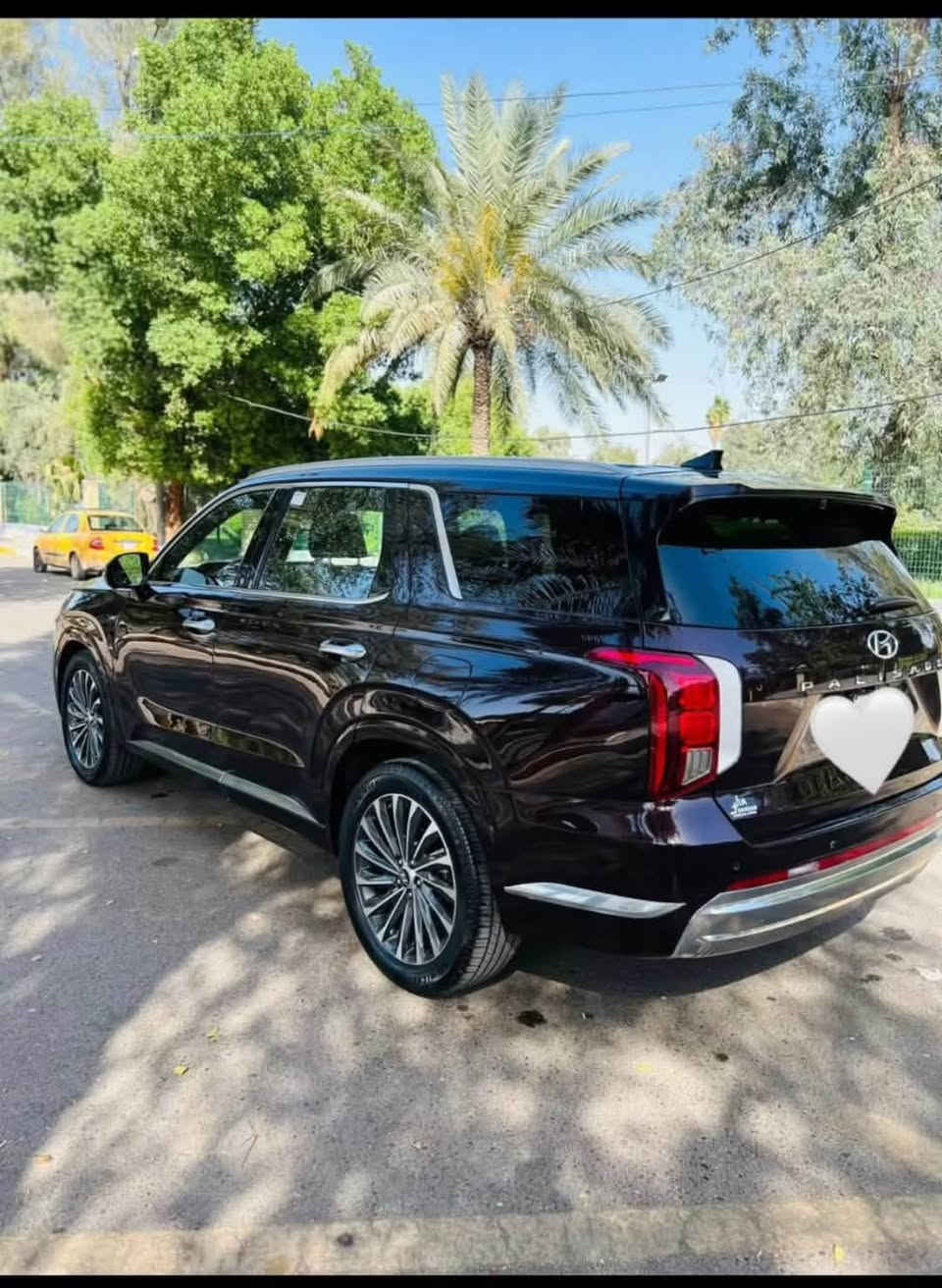 سلام عليكم هيونداي بالسيد 2023 كلكرافي اعلى فئه فول فول مواصفات بونراما + 5 كامرات +كشنات جلد كلهن تدفئه وتبريد بالاضافه كشن السائق مساج  +سياقه ذاتيه 
وتحديد مسار وتتقدم وترجع بل بصمه وبعد بيها هوايه مواصفات الحادث جداً بسيط فقط شخوط كما موضح بل صور وبدون ايرباك
 مكان السياره بغداد الكاظميه
للتواصل *********** متواجد عل نت
