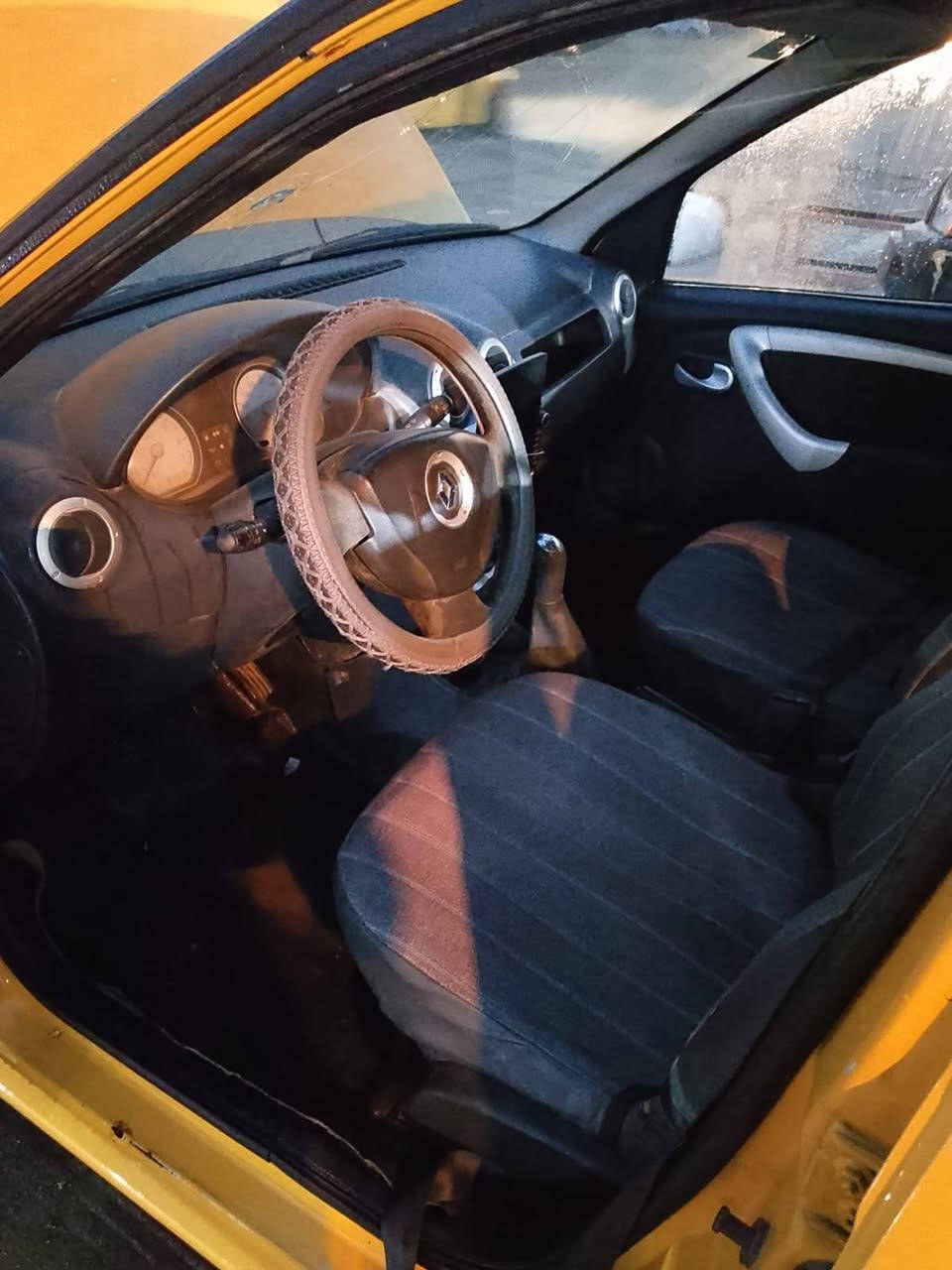 السلام عليكم اخوان سياره للبيع رينو 2012 صفره سبعه راكب رقم بغداد سياره نضيفه تحويل جاهزه صفحه اليسره جاملغ خلفي ضربه خفيفه سياره جاهزه بس تبريد عاطل العنوان بغداد المشتل وات ساب ورقم
***********
