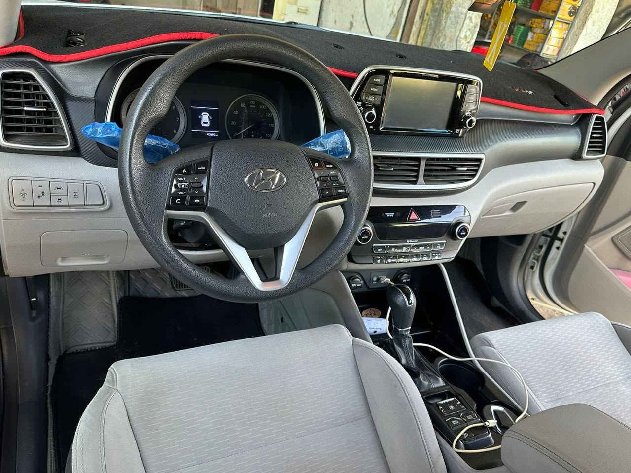 السلام عليكم
هيونداي توسان 2019
امريكي  رقم ديالى 
مواصفات 
دخول بصمه ذكي
تشغيل بصمه
حساسات خلفي 
مانع انزلاق
هند بريك بصمه
كشنات تدفئه
تحديد مسار 
تحكمات اس
باقي موصفات معروفه 
مكان سياره بعقوبه 
رقم ***********
مراوس اوبيع حسب القناعه
