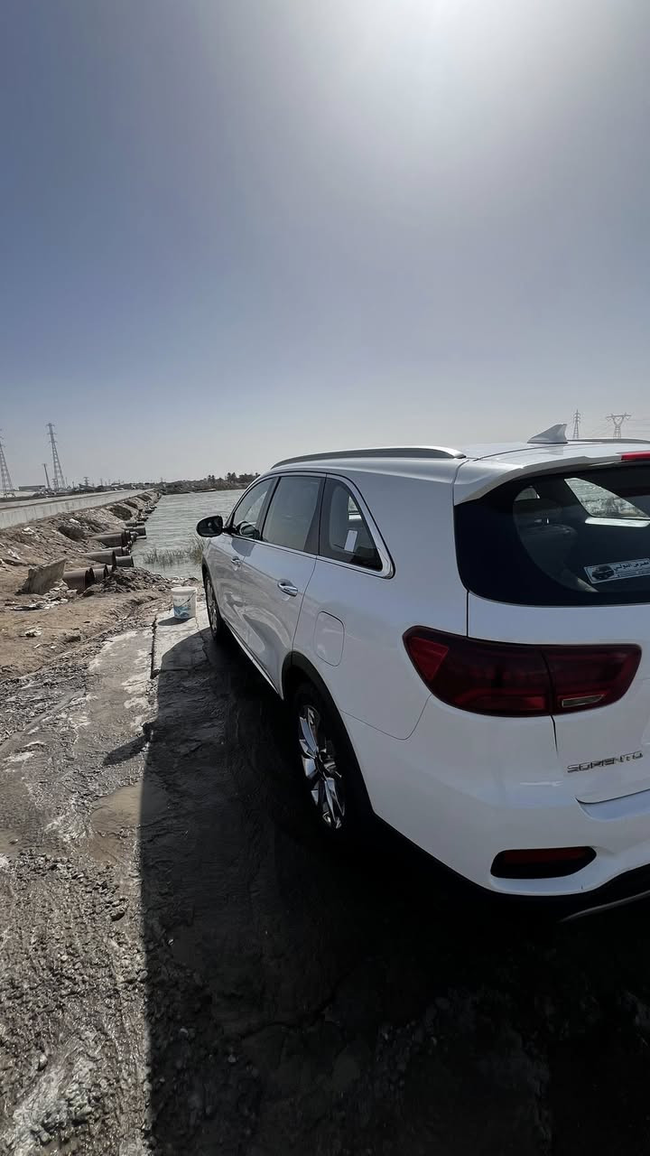 سورنتو 2020  خليجية كامل مواصفات نقص فتحة   ماشية 91000
250$ وبيها مجال بسيط
***********
***********
