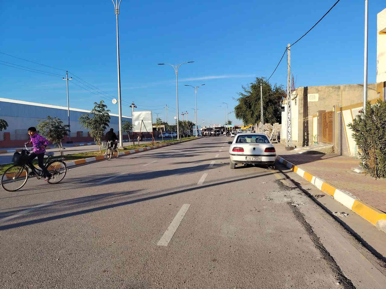 #ماشاء_الله_تبارك_الرحمن 
بسم الله الرحمن الرحيم
السلام عليكم ورحمة الله وبركاته
يعلن مكتب علي الصميدعي للاستثمار العقاري
عن توفر دار للبيع المساحة ١٤٠ متر المرقع حي العروبة السايدين الجديد مقابل متنزه جلولاء مباشرةً بناء حديث
يحتوي على استقبال ٦* ٤ ومطبخ ٤* ٤ وغرفة نوم واحدة ٥* ٤ مع مجمع درج علماً جميع ارضية الدار سيراميك وسقوف ثانوية ٠٠٠٠ للاستفسار عن السعر وباقي التفاصيل الاتصال على الارقام التالية او مراسلة الصفحة :
📞 *********** متوفر واتس اب
📞 *********** متوفر واتس اب
او زيارة مكتب علي الصميدعي للعقار الكائن في ديالى ٠ جلولاء ٠ حي الشهداء ٠ مقابل اتحاد شباب جلولاء ٠ ودائرة التقاعد ٠
