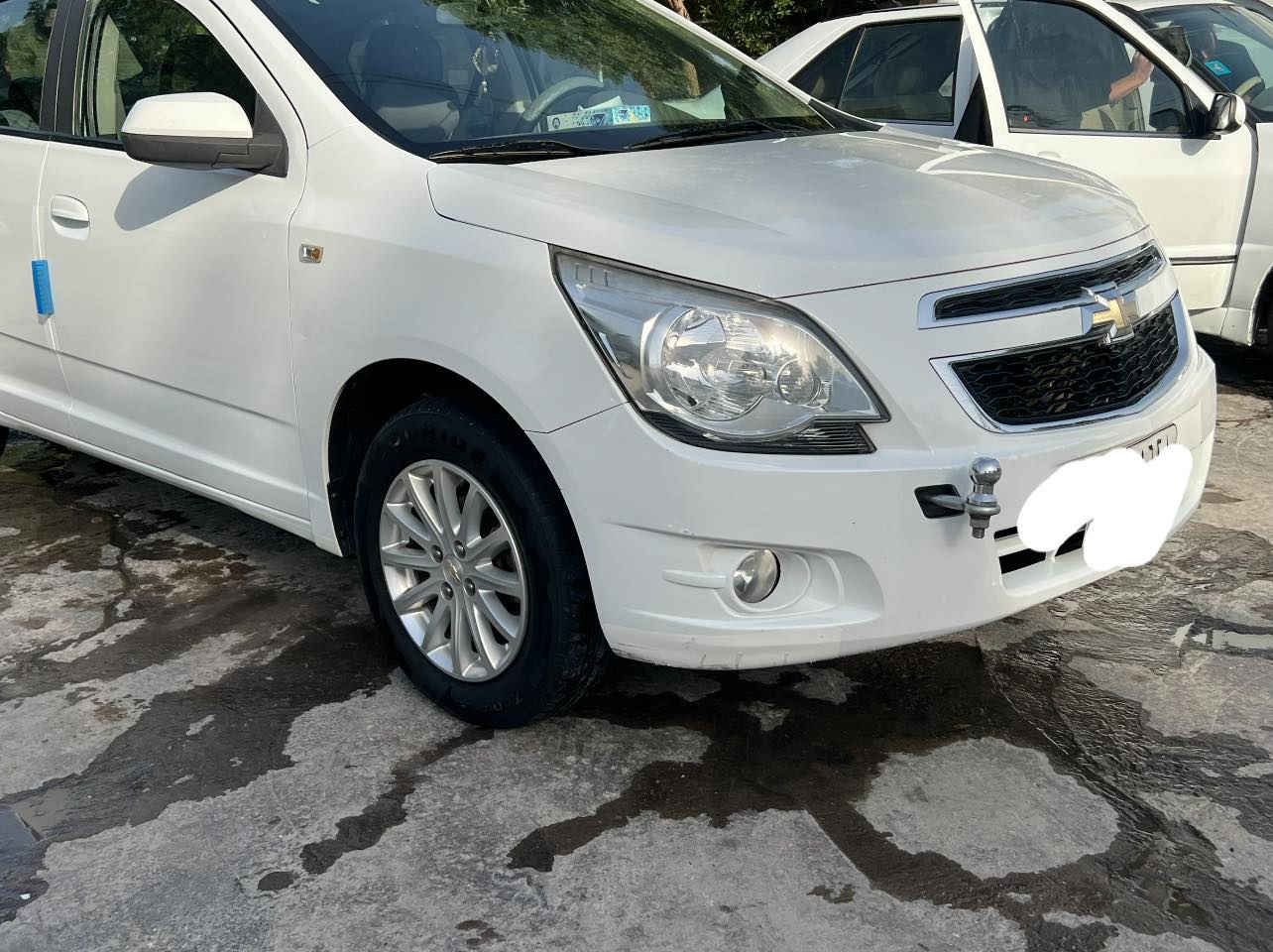 السلام عليكم افضل الأعمال الصلاة على محمد وال محمد ، شوفر ليت كوبالت للبيع موديل 16 السيارة باسمي كاملة مكمله تخم تاير جديد + دوشمه جلد+ ارضيه جلد السيارة استخدام شخصي ماشي 116 الف جديد وخيرا من الله مكفول كير مكينه تبريد بيها فقط ربع باب السايق صبغ بسيط جدا باقي مكفول من كلشي وسعر حلو ومناسب بالنسبه لخواتها عارضها 95وبيها مجال للشراي ماتعبة لجاد وشراي يشلع عيواني وخادم للاستفسار اكثر ***********
