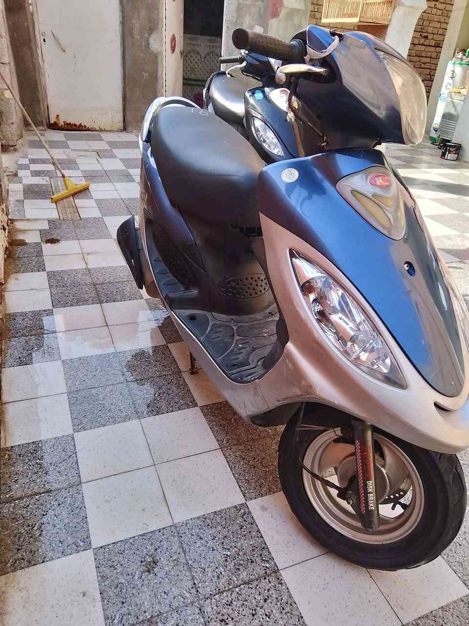 سلام عليكم كامكو v2موديل 14محرك 150جاهزه ونضيفه مابيه اي  نقص السعر خاص مكاني رفاعي  الاتصال
 ***********
