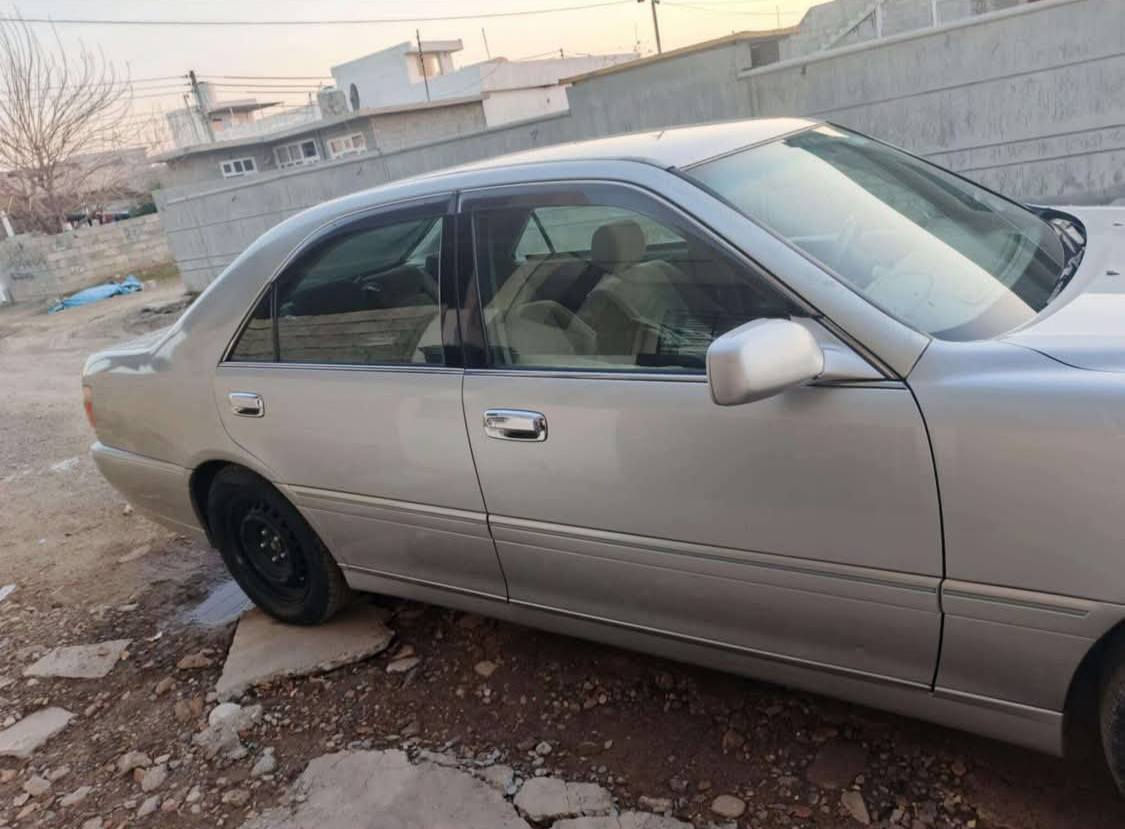 مەلیکە مووس 2003
مەکینە دیڤۆری بچوک D4
گێر و مەکینەی بەشەرت بێ دووکەڵ  مەزبوت بەشەرتی سەد فیتەر   50$  مەعامەلە 
کارەبای هەمووی ئیش ئەکات 
چوار کوشن کارەبا 
تەبرید سارد و گەرم ئیش ئەکات مەزبوت 
تەقە و ڕەقە بەشەرت بێ کێشە 
چوار تایەیی لۆکی لەژێرە  سەیارەکە  زۆر جوان و جاهیزە ماڵی دۆستە   مشتەریت نامە بنێرە لەخزمەتام   ژم ***********  شوێن سیدصادق
