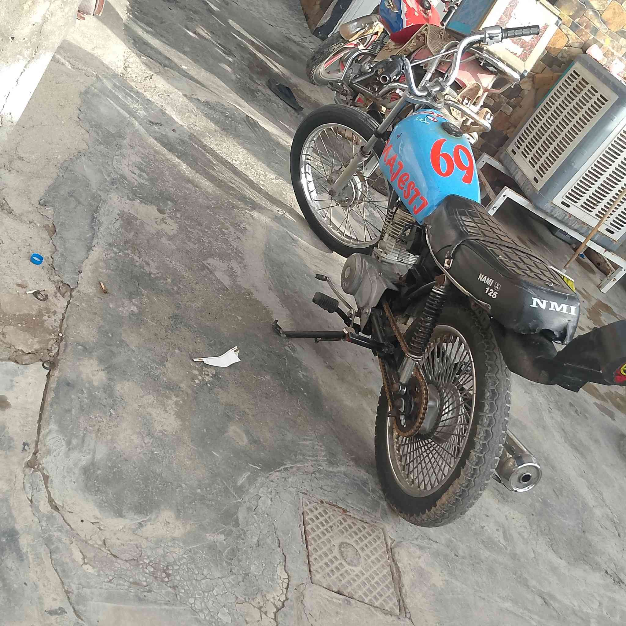 سلام عليكم دراجه تايكر حربي2020 كلك مكفوله من سرقه بيع او مراوس بنامه دراجه نضيفه خير من الله 300 قفل قفل مكاني بابل سده الهنديه


**إذا كنت صاحب هذا الإعلان وتريد حذفه لأي سبب، رجاءا أرسل رسالة إلى الدعم الفني**