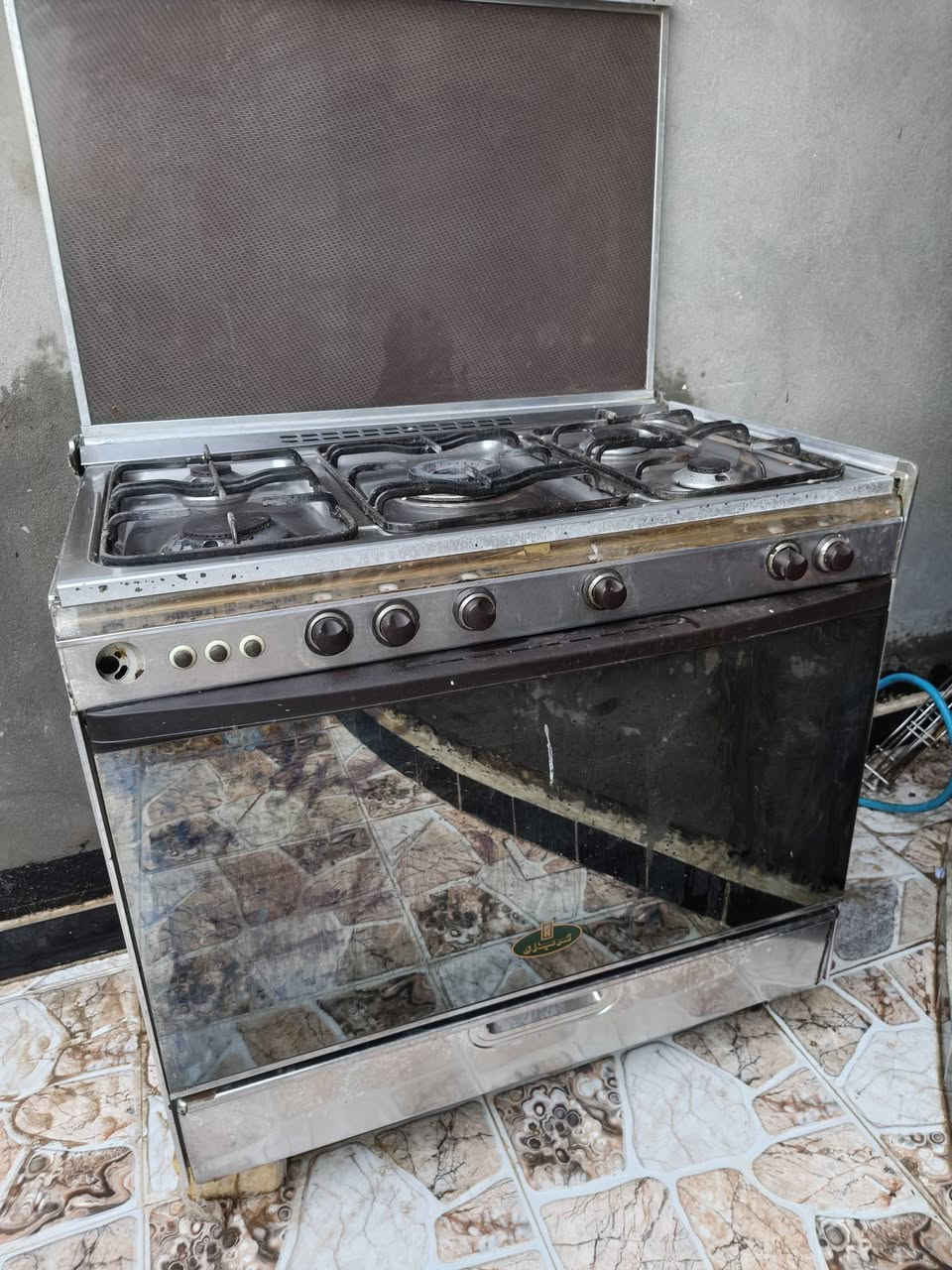 بيع مستعجل طباخ كريازي الاصلي بعده بل علامه كلش، نظيف برغي مامفتوح بي مالت الشركه نار زركه وقويه كامل سوبايه فرن وصينيه كبيره الفرن شغال فوك وجوه بي ضرر كلش بسيط محتاج رجل وعين الصغيره بصعوبه تفتح محتاجه تنظيف ودكمه الجرس، مخلوعه هاي مو مهمه يخبل والله بس احتاجينه سعره 300قفل واتساب ‏‪***********‬‏
