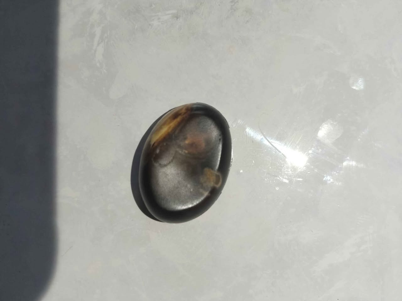 فص عقيق يماني ملكي بامتياز الون اسود فاحم وبلضوة يتحول الى احمر قرمزي خامة قديمة وجاهزة لصياغة محبس او كلادة الحجر طبيعي مية من مية ونادرة والي يعرفة يقدر قيمتة سعرة 150توصيل داخل كركوك مجاني *********** كركوك, العراق
