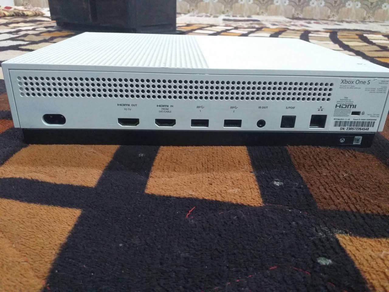 السلام عليكم 
اكس بوكس ون اس للبيع حيل نضيف ذاكره نص تيرا جويستك وحده بي 3 العاب فورزا هورايزون 5 و بيس و GTA5 مفعل بي كيم باس ما مفتوح وضمان السعر 130  ***********
