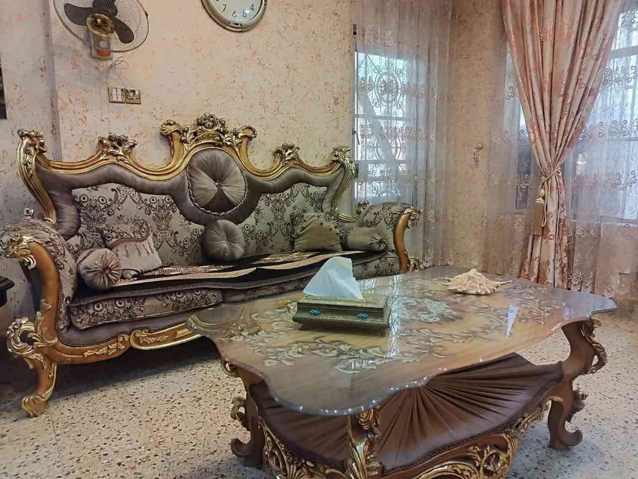 تخم مصري رئاسي خشب زان ثقيل
مع طبله وسطية مرمر ثقيل
الخشب 100٪نظيف
ليريد يجدد دوشمه فقط كنظافه الدوشمه 50٪
مكاني الاعظميه

***********
