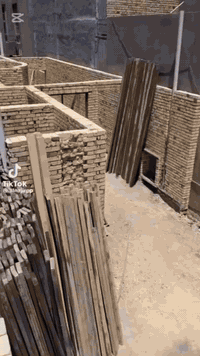 نجار متفرغ نعمل داخل البصرة نجاره وحداده والصب المركزي متوفر واتساب ***********
