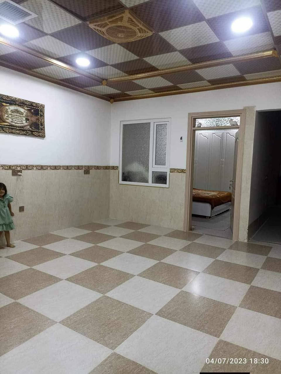 ئەوم خانوە بۆ فرۆشتن قەزای ڕزگاری شاکەل نزیک قوتابخانەی یاد 120متر 2ژوری نۆم هۆڵ متبەخ دیوەخان مساعد مدبەخ لەسەرۆ دوژورمان هەیە ڕێگەپێدان سعری 230معمەلە ژم ***********

