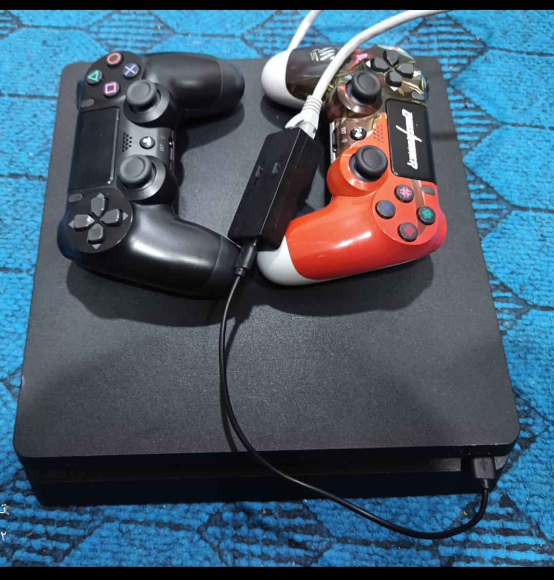 السلام عليكم
بلي 4 سلم مهكر ريجن اوروبي  
نظام 11 وياه مجموعة العاب قوية مثل pes2026 و اله الحرب 3 وباتلفيلد 1 ورزدنت ايفل السابع والثامن وغيرها
كامل ملحقات جوستكين تجاري وقطعة التهكير وكيبل الشحن وكيبل HDMI 
سعر 270 الف دينار عنواني نهاوند ، رقمي ***********
