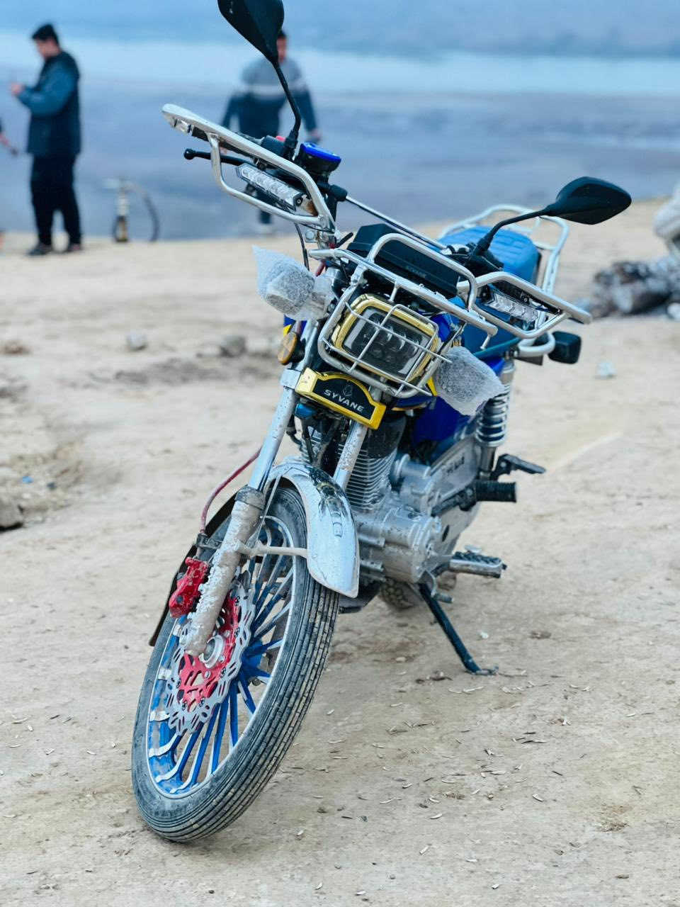 السلام عليكم   سيفان 2025 شرط النضافة  صار فترة من شديتو بي منفيس  السعر 825وبي مجال + رقمي ***********
