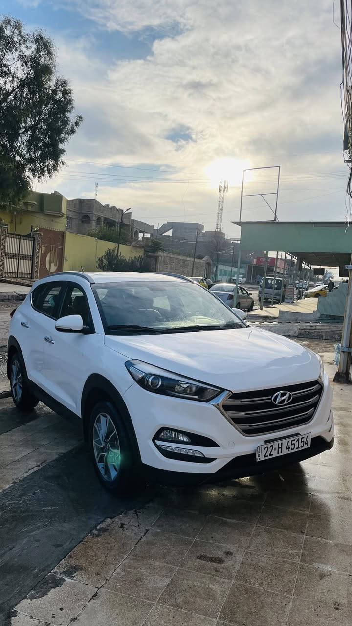 السلام عليكم هونداي توكسان 2018 مكفولة بدون صبغ مكانين بارد فقط رقم اربيل الجديد هزة جديد فول مواصفات عده سلايت وبصمة ماشية 184 كيلو متر محرك 2000 دوش كير ومحرك شرط وباقي المواصفات المعروفة السعر 185 وبيها مجال مكان السياره موصل حي اليرموك للأستفسار ***********
 ***********
