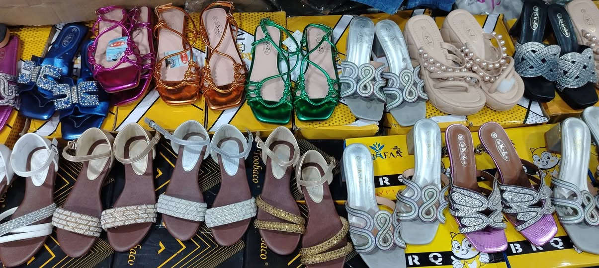 عرض خاص بنات مساء الورد حبايب اجيتكم بعرض 👻👻
بنات العرض الاول شحاطات ونسائي ومحير بسعر 4تالاف بس
والعرض الثاني بسعر 3ثنين ب5
بنات ستغلو العرض العنوان حي العسكري الاول شارع اسواق طيبه مقابل سنتر جود كوزمتك حيدر المجمع ابو درج بدارت ندوش تنورونه بي وقت ويتوفر توصيل ذا تحبون الحجز ***********
