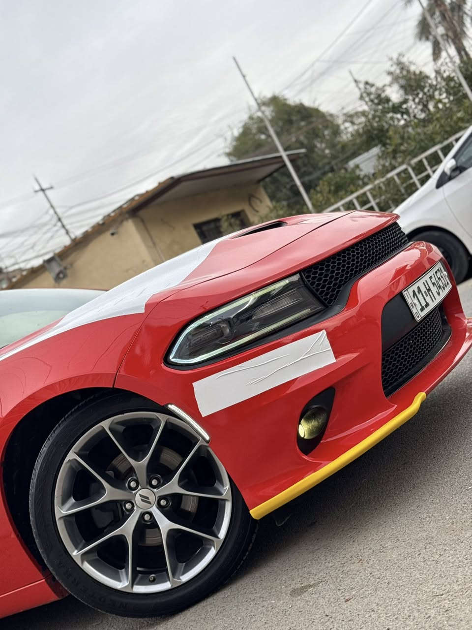 سلام عليكم.  ❤️ بيع او مراوس
 وينة ليدور نضافة 
لون برتقالي 🍊🍊🍊
 
DODGE_GHARGER.   2020
(((رقم بغداد دولي  واني لمستوردهاااا علا ايدي))
ماشية 38. !!!!!!
سيارة فول لفول للاخير    //أنواع المواصفات بيهة عدا الفتحة)))
__المواصفات___

*كشنات كهرباء وحار بارد 
ستيرن تدفةة
*كشن حضن رياضي
*شاشه كبيره رياضيه 
رادار جانبي  
    سستم صوت ودمام بلادي 
  *اوبشنات رياضيه 
*محدد السرعه
*تشغيل عن بعد
*ويل كب 20 وتخم تاير جديد شادلهة 
*كامره خلفيه دواره
*حساسات
*شاشه كار بلي
*كشافات ضباب

*مرايا متحسسه للاضاءه العاليه
*دخول ذكي بصمه 
هواي بعد بيه مواصفات
——اضافات——-

منظومه زنون عالي  اصلي شرط // ثلجيه
بيوجكترات. زنون 
سياره نصبته احله من الصور تجي وشوف سياره جديده بمعنى كلمه ادامه عليه من شركه صدر جديد بمعنى كلمه  اي نقص مابيه 
___

الحادث____
((حادثه خفيف  جداً))سياره  فقط خشم جاملغ ولبنيد صطحية  بشرط سياره لا شواصي ولا لغد على الفحص(( ))صور حادث موجوده 

السعر227$$. $وكلشي موجود بلسوك واني بلخدمة❤️
ماعبك سعرها اترك تعليق حلو مثل وجهك لحلو❤️❤️
مكاني بغداد🏨🏨
للاستفسار ***********
