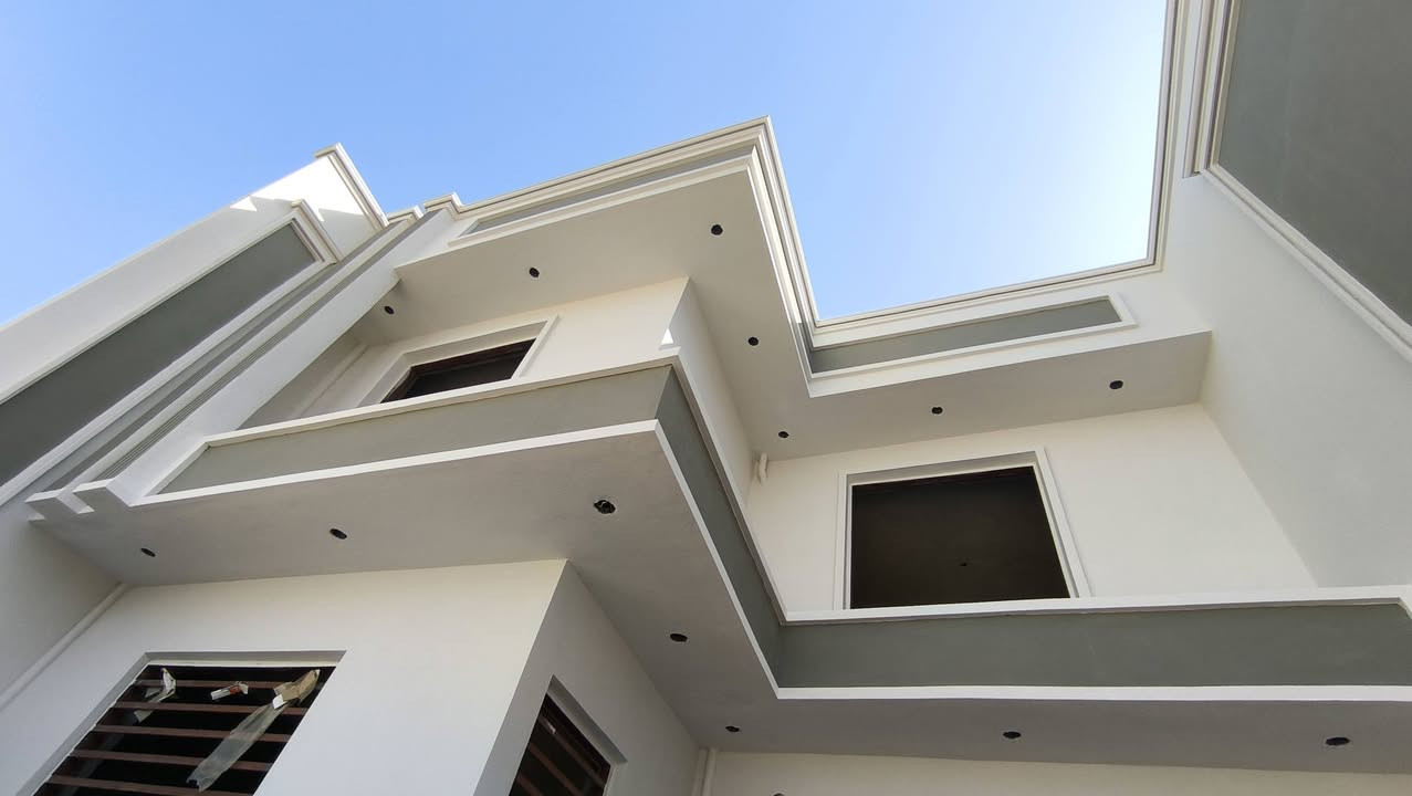 🏡 دار فاخر للبيع – فرصة مميزة
دار للبيع بمساحة 200 متر
البيت على ساحة وبموقع ممتاز جداً
تسليم مفتاح – جاهز للسكن فوراً
العنوان :حي الفرات شارع المستوصف 
✨ المواصفات:
4 غرف نوم واسعة
صالة عائلية أنيقة
مطبخ عملي
استقبال راقٍ للضيوف
مجموعة صحيات داخلية وخارجية
كراج سيارة
🔹 تصميم عملي وتشطيب مرتب
🔹 موقع هادئ ومناسب للعوائل
🔹 فرصة ممتازة للسكن أو الاستثمار
📞 للاستفسار والمعاينة:
***********
***********
