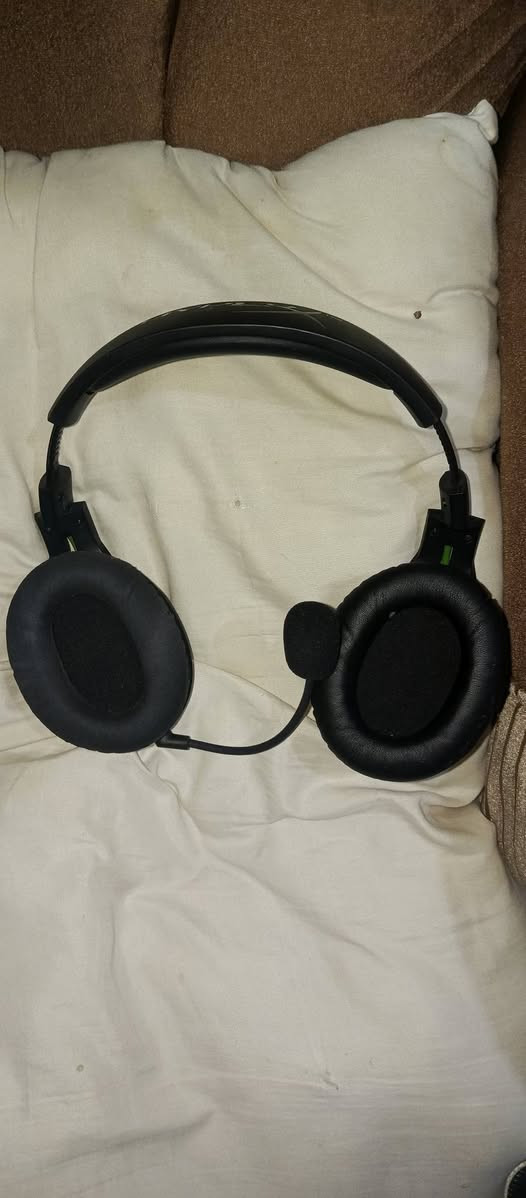 السلام عليكم hyper x cloud flight  نسخة اكس بوكس وايرلس مايك احترافي وصوت محيطي راقي للبيع المحتويات الي وياهه فقط مايكرفون منفصل ودنكل للربط وايرلس سعره مناسب كلش


**إذا كنت صاحب هذا الإعلان وتريد حذفه لأي سبب، رجاءا أرسل رسالة إلى الدعم الفني**