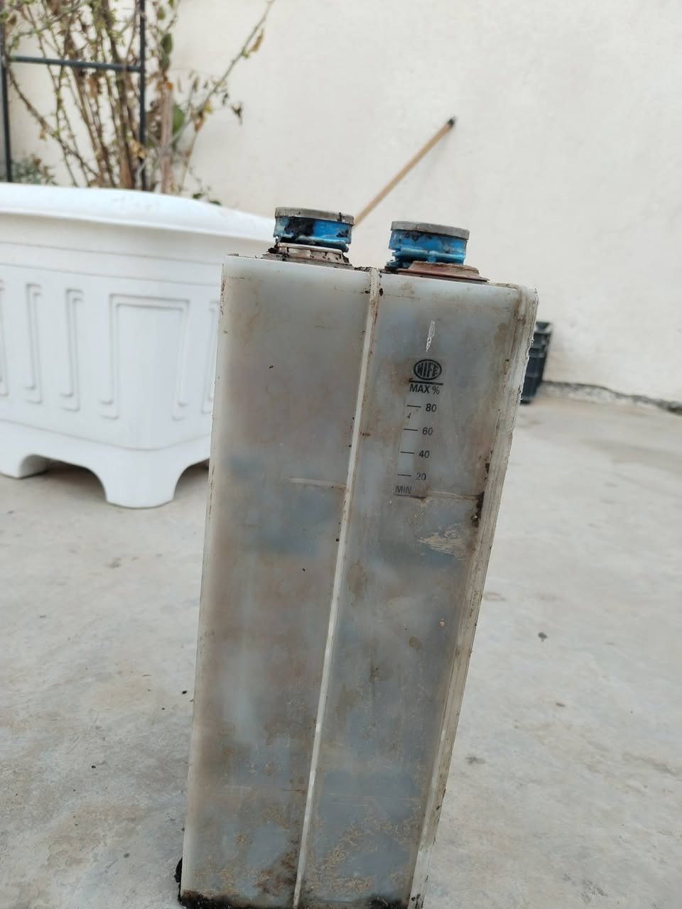 السلام عليكم عندي بطاريات نيكل مو رصاص ولا حديد لا نيكل احسن من كلهآ تتوفر عندي الكمية الي يريد يراسلني وهذا رقمي ***********
