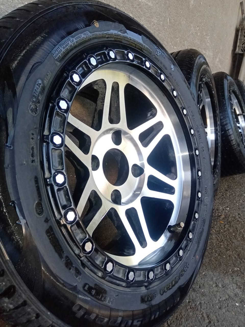 تايرات للبيع الاستفسار الاتصال على الرقم ***********
