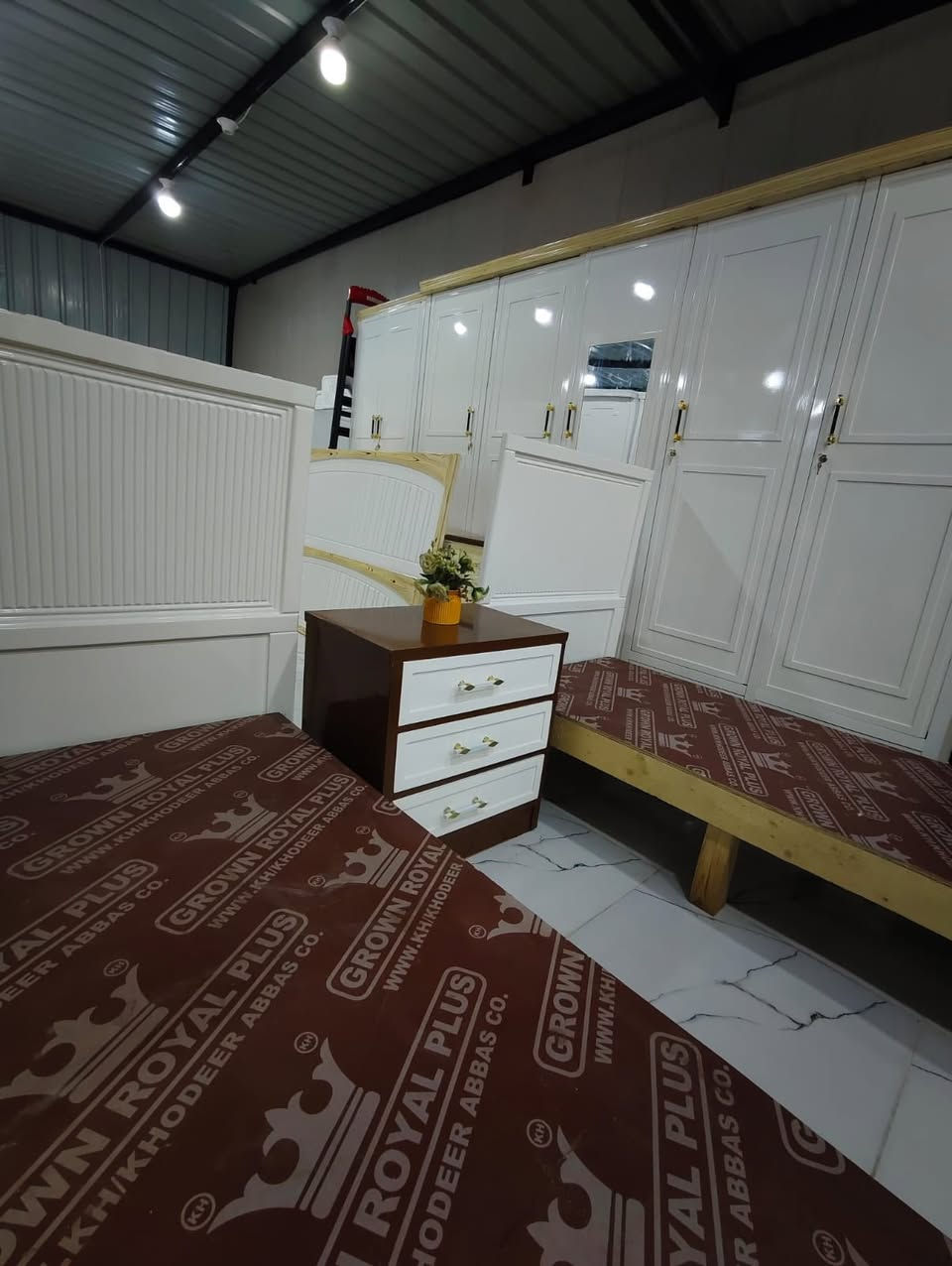 غرفه صاج عراقي جديد ابيض صبغ حراري السعر 750 الف شد ونقل داخل بغداد مجاني محافظات كروه ***********
