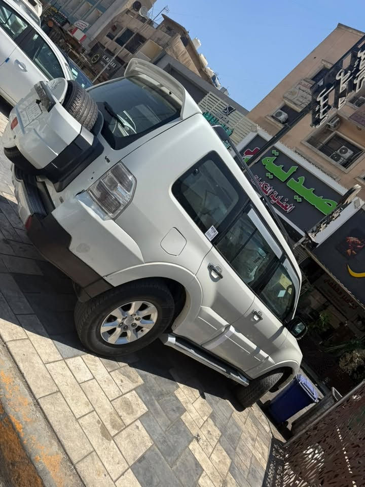السلام عليكم باجيرو ٢٠٠٨ رقم بغداد حبتور فول للاخير ام الدمام مري شفط بانوراما كشنات كهرباء تحكم ستيرن جهتين تبريد ثلج ٣ قطّع تبريد معروفه كشنات جلد مدوشمه صدر جديد سياره جاهزه مكانها بغداد الغدير مقابل شقق زيونه عارضها ١١٤ وبيها مجال بسيط ***********
