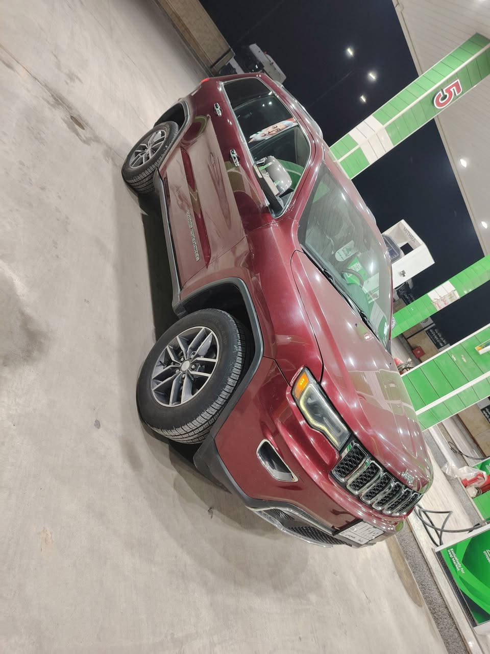 سلام عليكم سيارة للبيع جيب موديل 17 وارد أمريكي داخله اكلين حادث بل عراق فقط جاملغ وبنيد بدون دواخل السياره فول مواصفات واحد على واحد محرك 6 سرندر السيارة جاهزه من كلشي كبل للشارع مال جناي رقم واسط مشروع وطني سنوية مجدده لل 28 السعر 200$ وبي مجال الشراي مكان سيارة كوت مركز مدينة الاستفسار الاتصال على الرقم ***********
