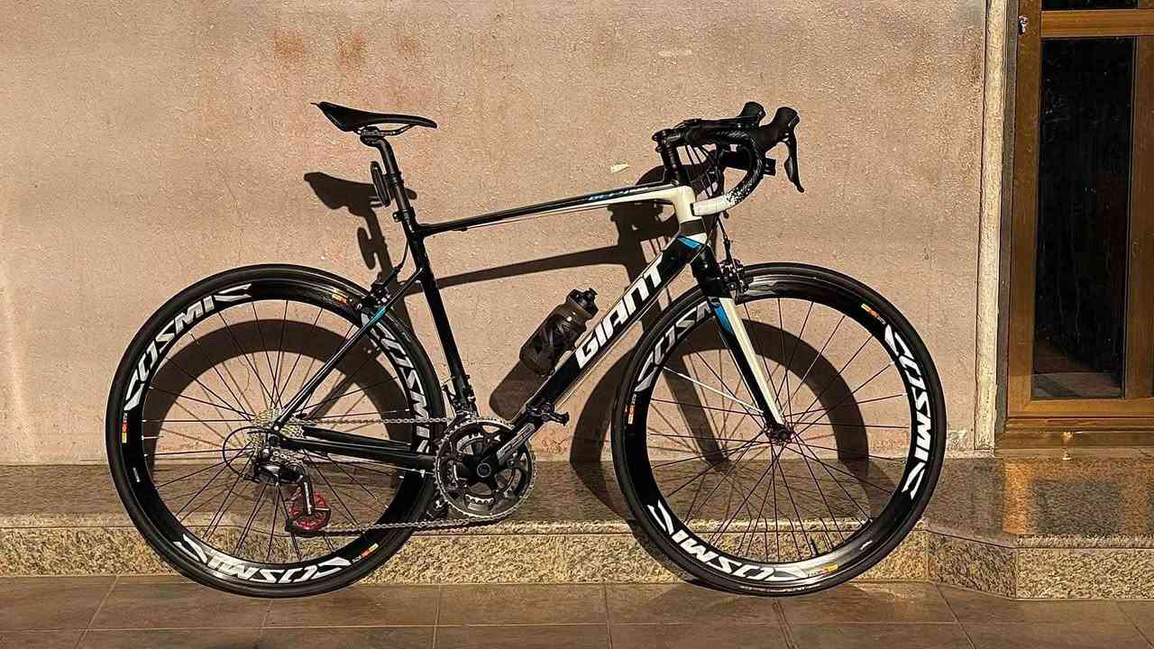 السلام عليكم ..
رود جاينت دفاي 2017 المنيوم
قياس ML 
سستم 105 ماعده البريكات
كير امامي 2 خلفي 11
وياله كوزمك بطيخات كاربون بيها مكان بريك دسك 
ماشه كاربون 
ركبه كاربون
سرج كاربون
سيراميك سبيد كاربون
قاعده مطاره كاربون
هدية جنطة مع قفل وبك لايت  
 .
السعر ٦٠٠ وبي مجال بسيط 
مكان بغداد


**إذا كنت صاحب هذا الإعلان وتريد حذفه لأي سبب، رجاءا أرسل رسالة إلى الدعم الفني**