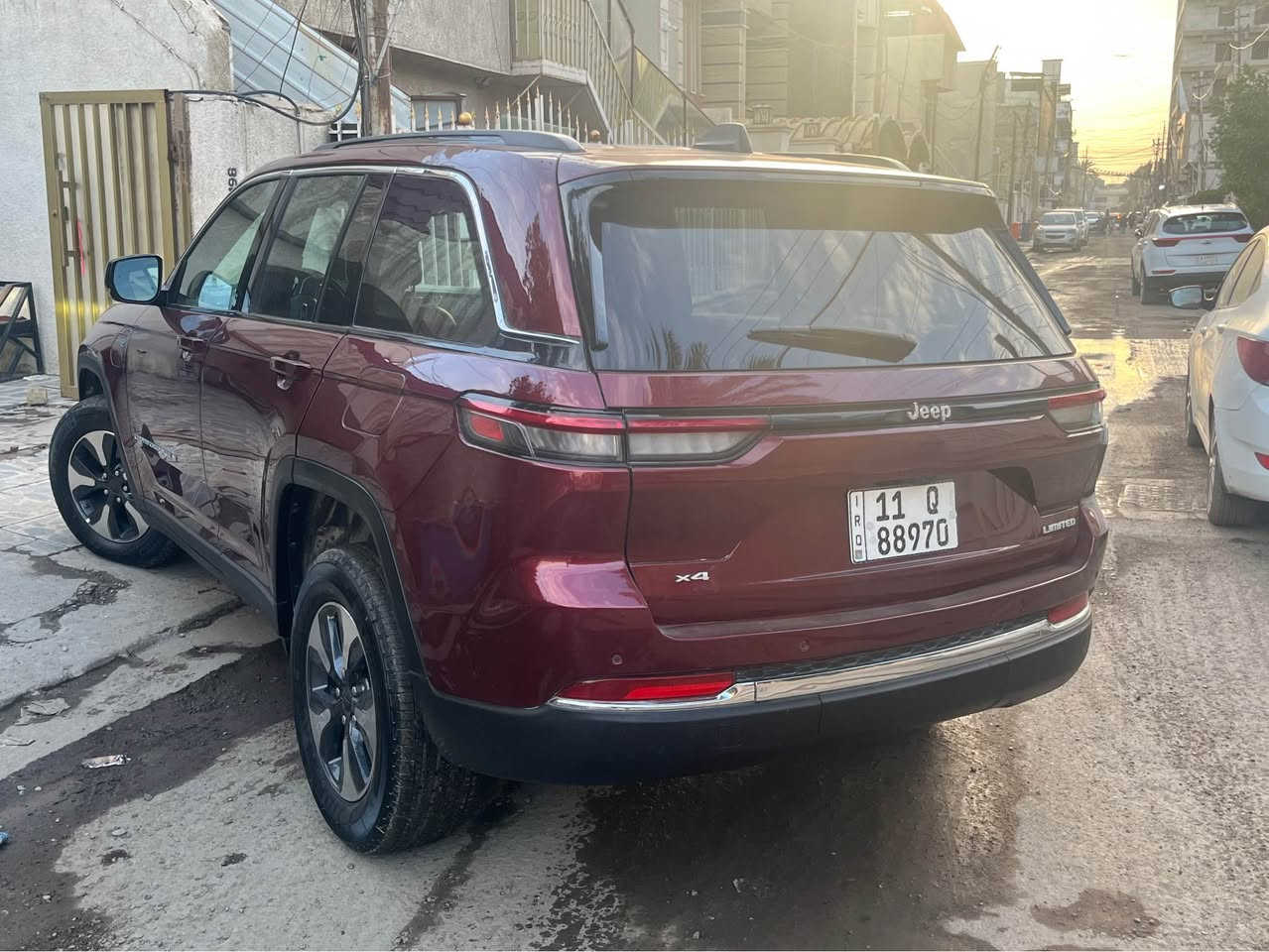 جيب كراند شيروكي
موديل 25 
ماشيه 3
سياره زيرو 
بدون ايرباك كلها سليمه 
حادثها جاملغ خلفي 
سياره باسمي 
الدوره 
*********** 
السعر 34 بغداد, العراق
