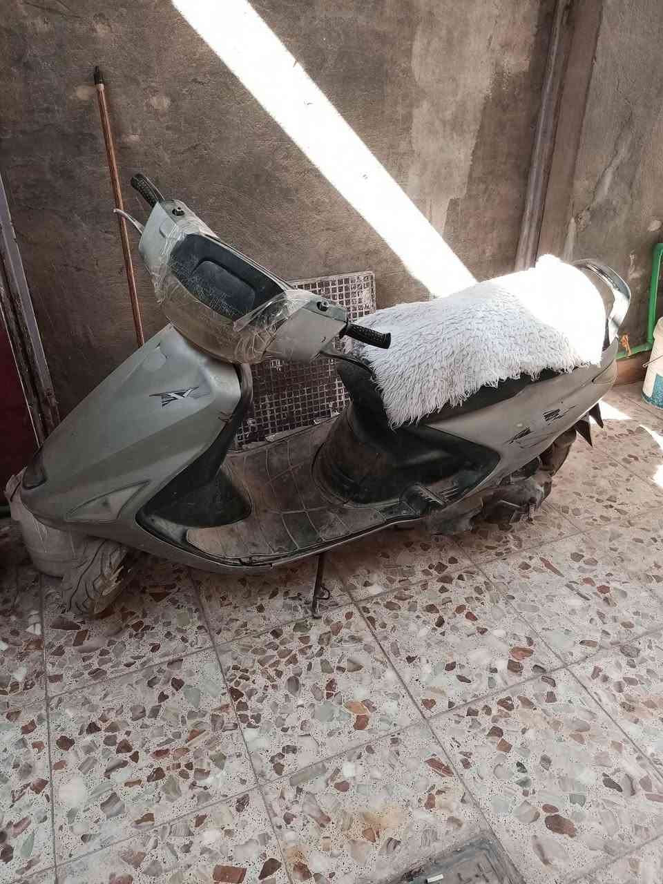 دراجة فراشة للبيع 
شغاله محرك نضيف متروكه شهرين عوزها ترتيبات بسيطه 
السعر 100 الف وبي مجال للشراي  مكاني السماوة 

***********

