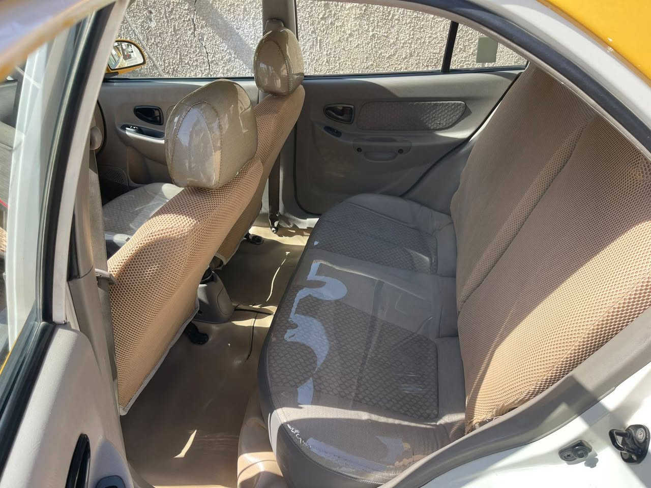 السلام عليكم فيرنا 2014 للبيع بلاديه بيها طخه باب الصدر بس وصوت بل كمبريسر والباقي كافله محرك كير صدر خير من الله سعرها 73 مكان السياره الغدير تل محمدد
هاتف ***********
