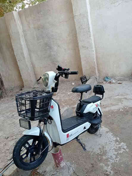 مكاني كربلاء المقدسة حي رمضان يم سيد السعار ن
السعر (250الف) 
بطاريات جدد 
بريكات جدد
مستعجل عله بيعته
رقمي_*********** وتساب هم بي 
اذا شراي راسلني وبلخدمه
