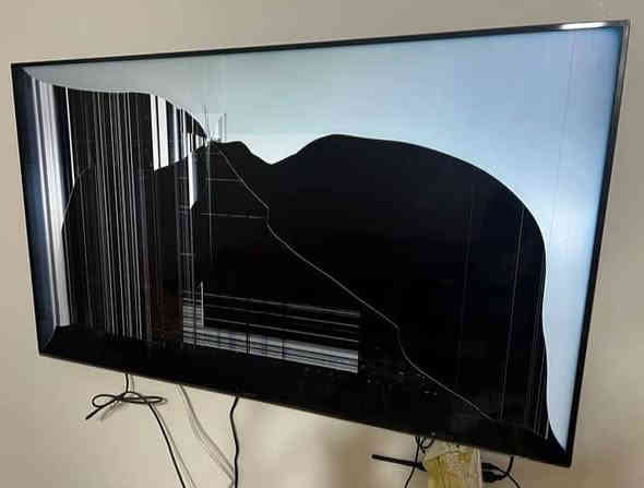 لدينا تبديل شاشات حجم. 43 و 32 شاشات مكسوره فقط 
للاستفسار هاتف 
***********📱 واتساب
