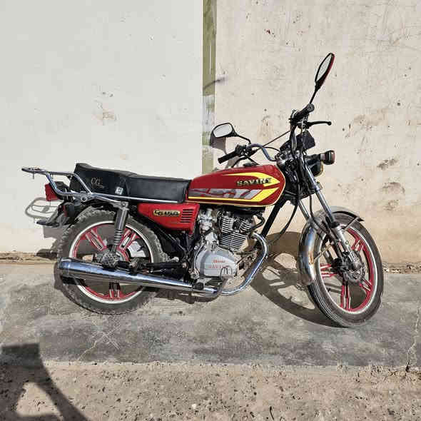 السلام عليكم دراجه سيفان موديل 21  مفتوحه والدراجه خير من الله والنضافه مثل ماموضح بالصور نضيفه السعر 400 الف وبيها مجال بسيط للإستفسار الأتصال على هذا الرقم(***********)
