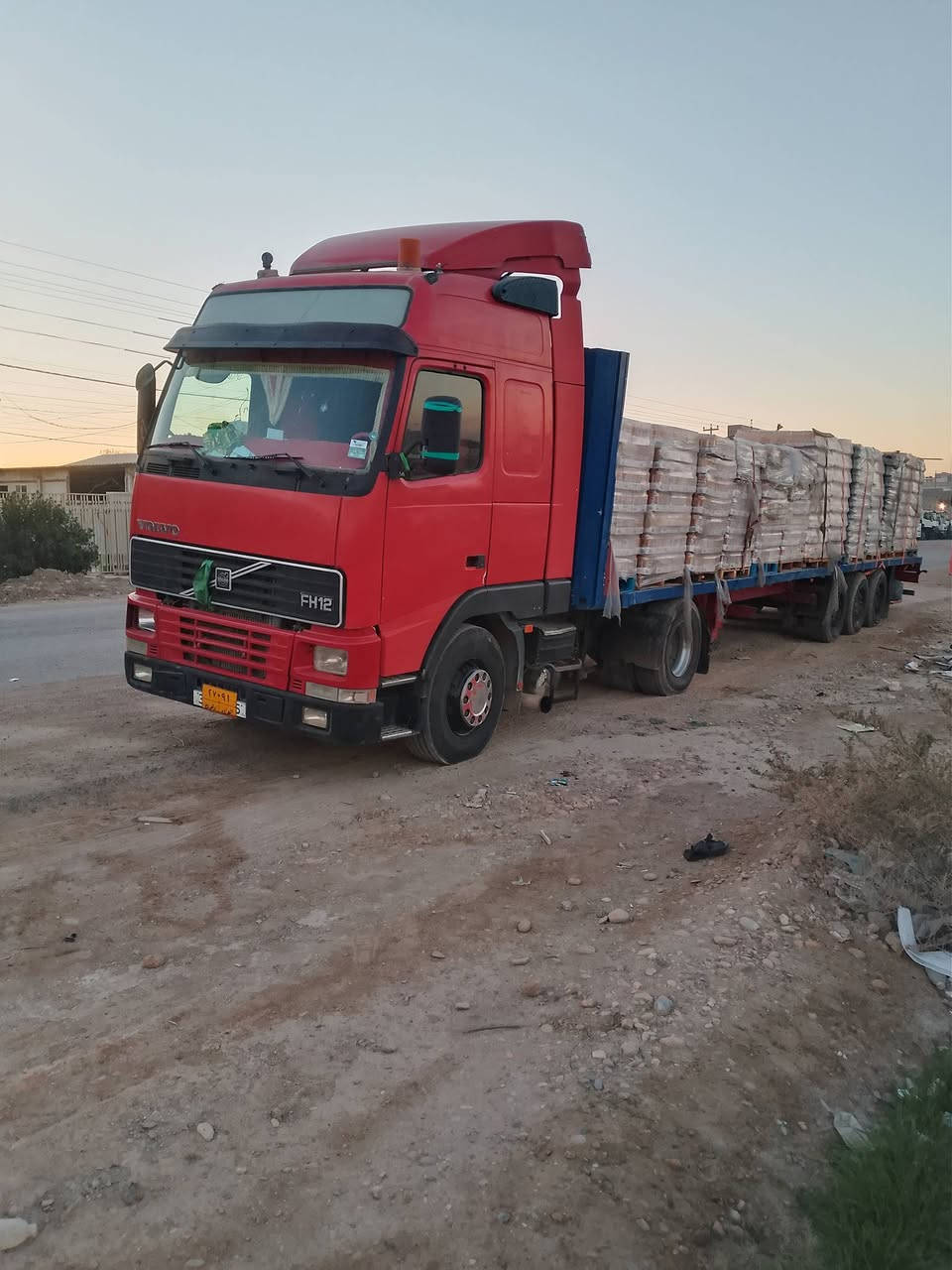 السلام عليكم فالفو موديل 2000/كفاله عامة تبريد تتفئة كير مكينه اكسن خير من الله تحويل مباشر الراس تخم تاير وال عربانه فوك النص عمر/كهربائيات كله شقاله/مكان واسط العزيزية/السعر 180 وبيها مجال حك الجيه ‏‪***********‬‏
