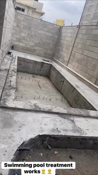 اعمال معالجه المسابح من تعشيش وتسويس  وكوك جوين وعزل  شركه بصمه مهندس ...