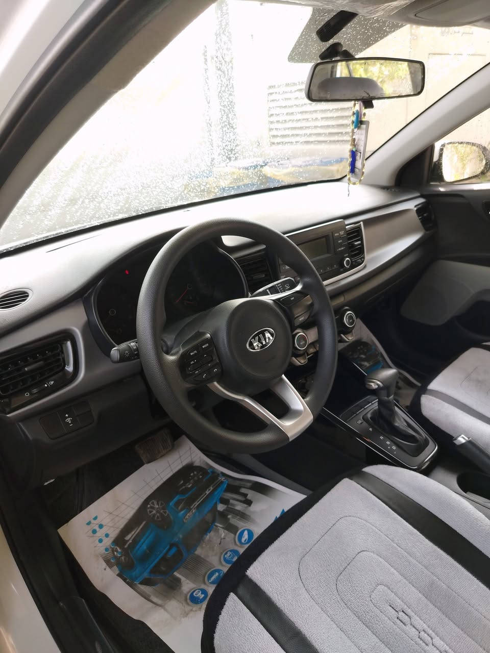 السلام عليكم للبيع كيا ريو 2018 سليمانيه محرك 1.6خليجي ماشيه 11 الف حقيقي سياره جديده بيه قطعتين صبغ درجه اولا جنطه و جاملغ خلفي ايسر سعر 130$ سبير منازل تايرات شركه ييه مامبدلات عنوانه بغداد ضباط القاهره للأستفسار ***********
