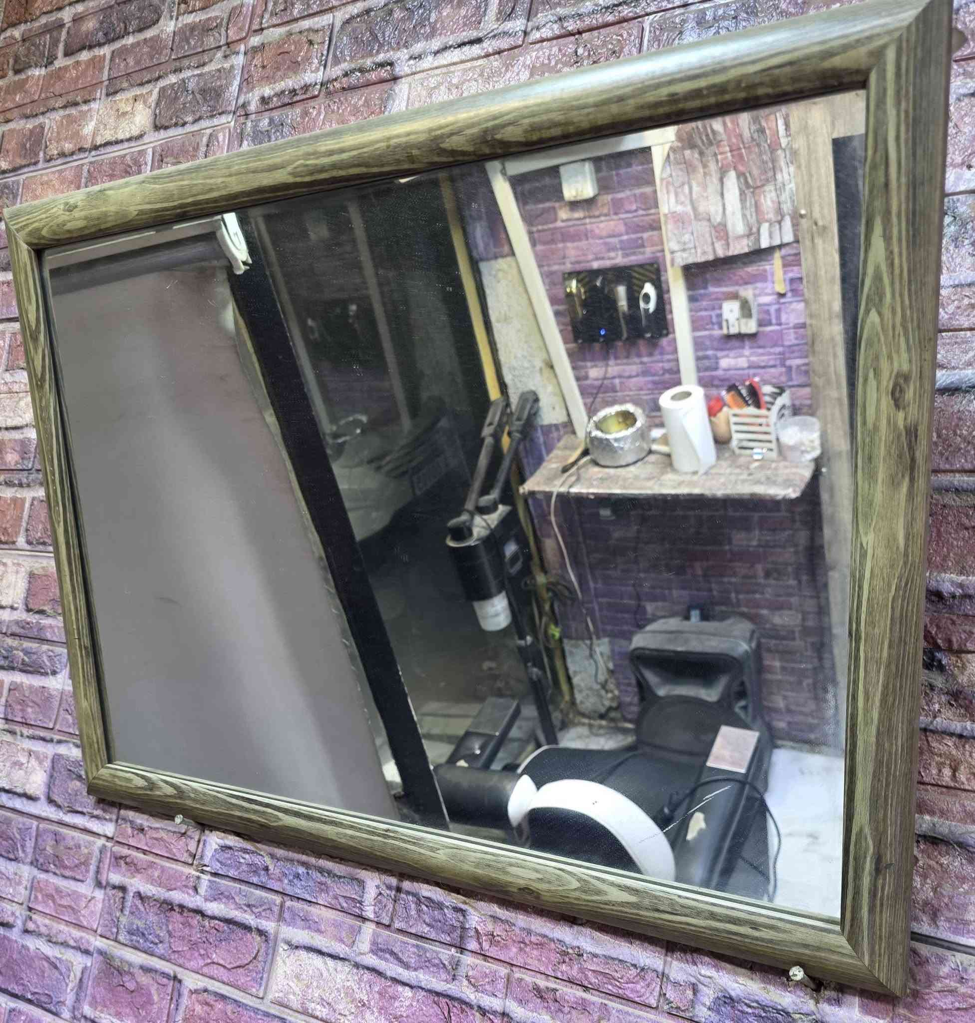 غراض محل حلاقه للبيع للاستفسار *********** مكاني بغداد البياع
